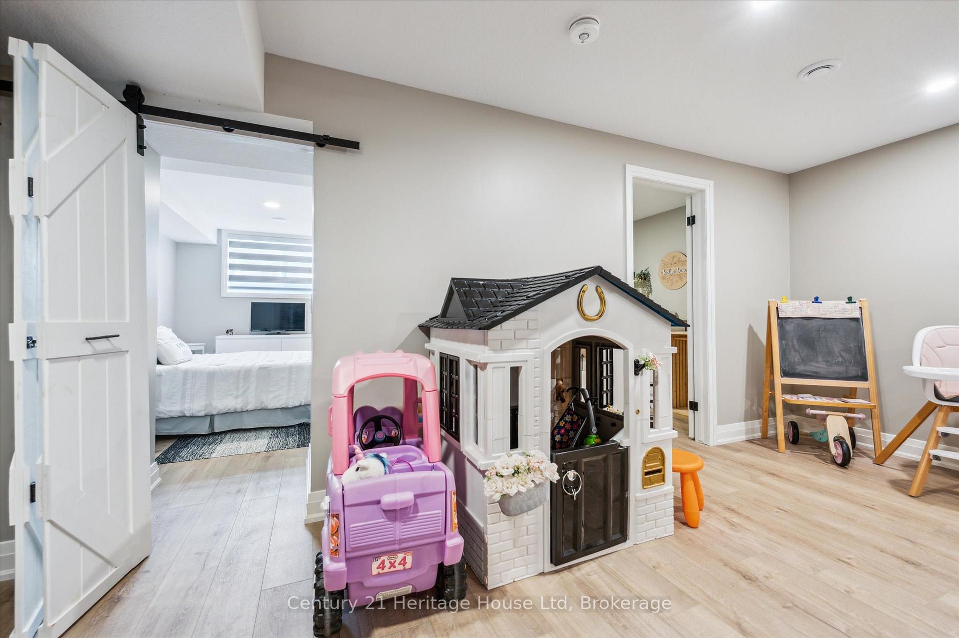 Photo 32 of 111 Jacks Way, Wellington North, Mount Forest — HOMEH