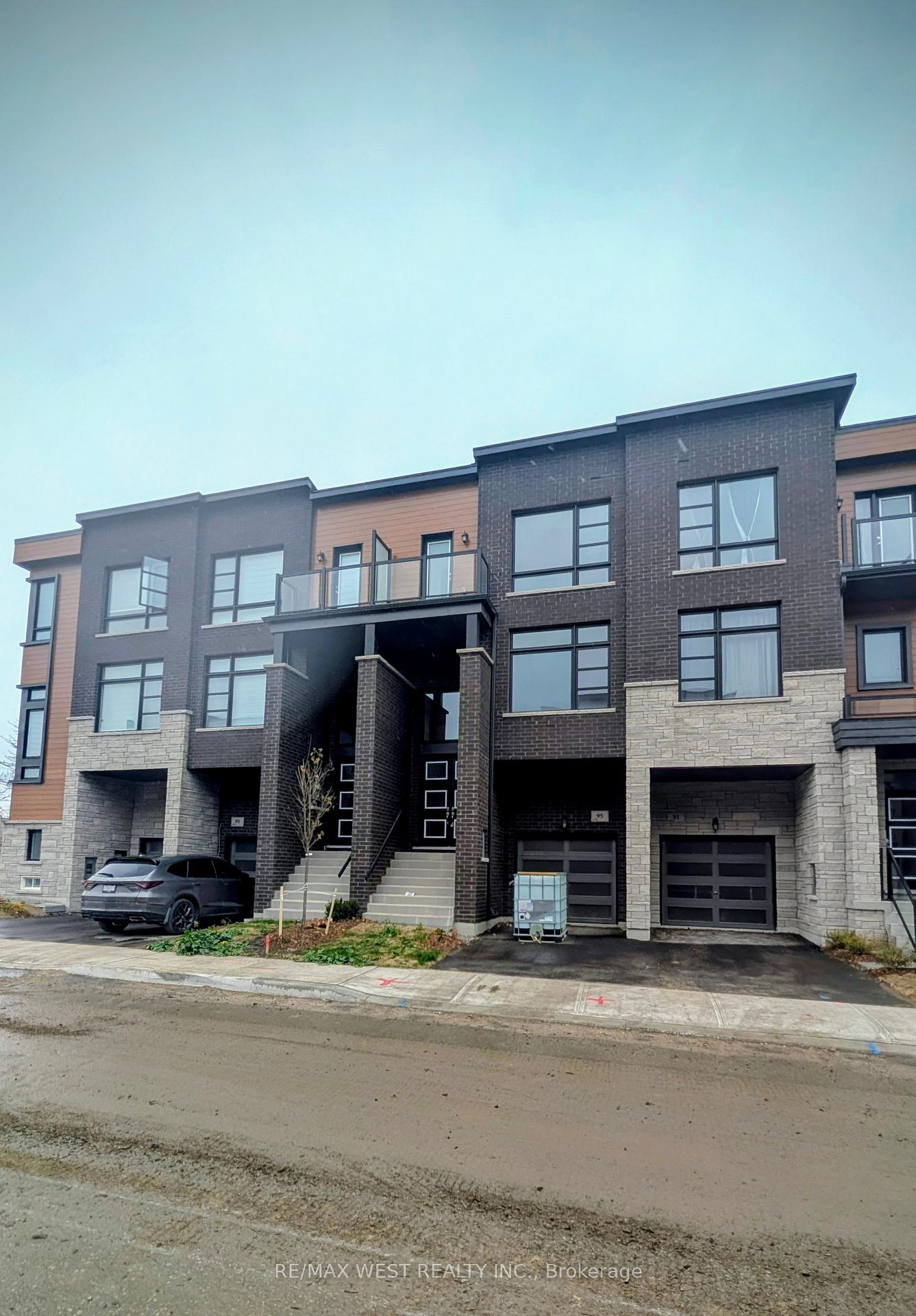 Photo 1 of 95 Paradox Street, Vaughan, Elder Mills — HOMEH