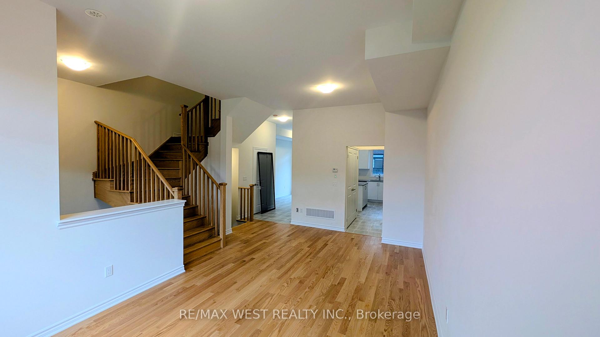 Photo 3 of 95 Paradox Street, Vaughan, Elder Mills — HOMEH