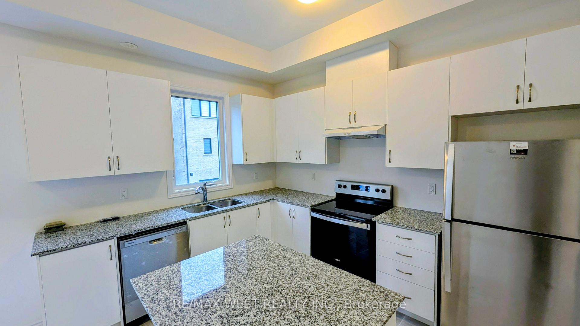 Photo 5 of 95 Paradox Street, Vaughan, Elder Mills — HOMEH