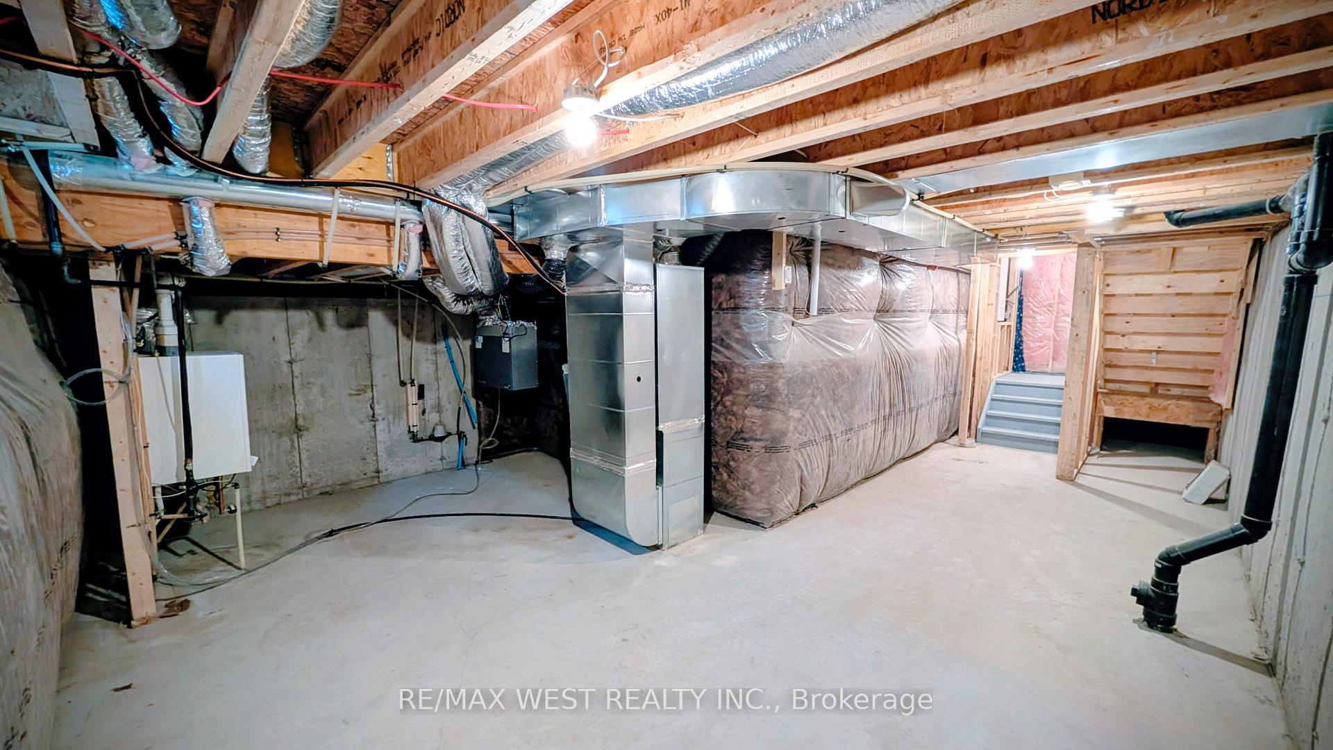 Photo 33 of 95 Paradox Street, Vaughan, Elder Mills — HOMEH