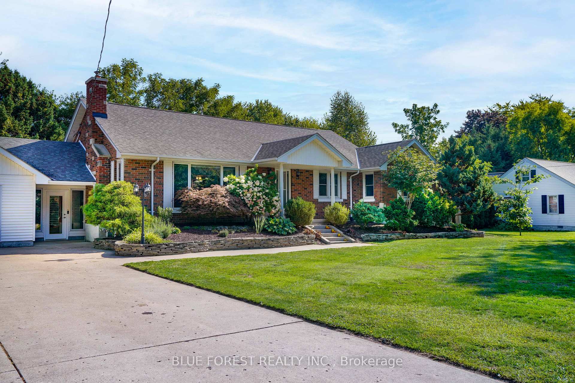 Photo 3 of 151 Graham Road, West Elgin, West Lorne — HOMEH