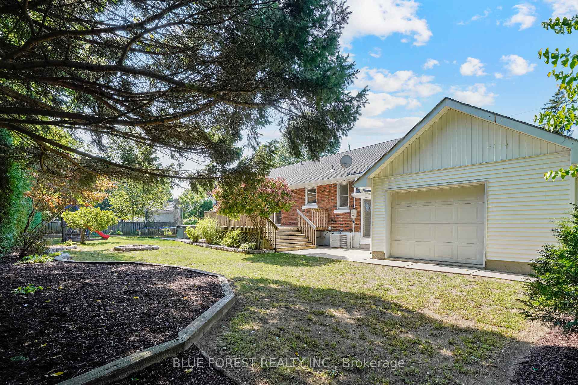 Photo 5 of 151 Graham Road, West Elgin, West Lorne — HOMEH