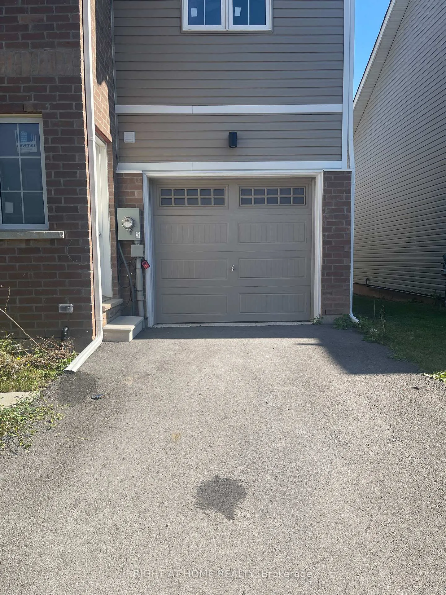 Photo 24 of 32 Waterleaf Trail, Welland, Broadway — HOMEH