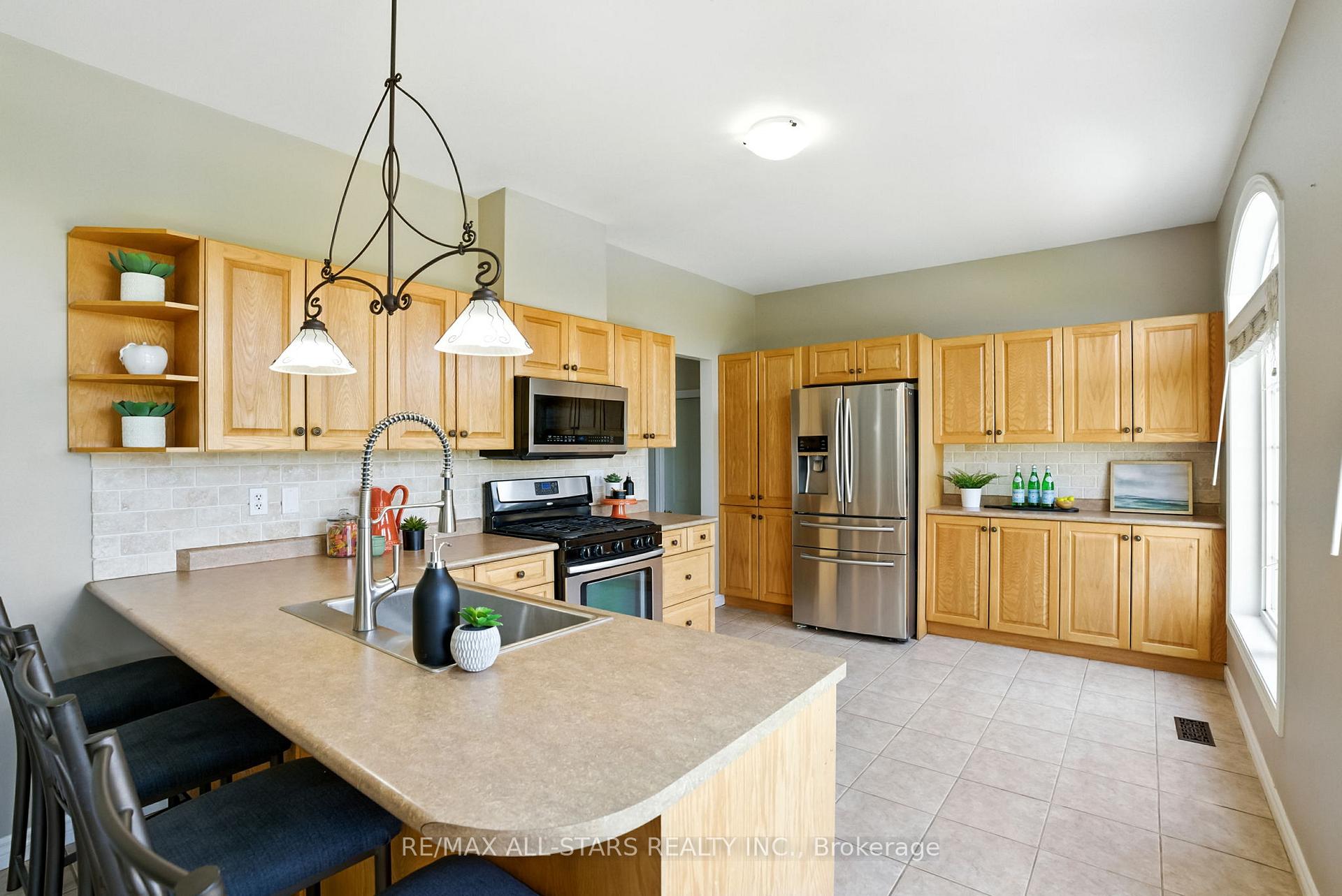 Photo 14 of 28 Bagshaw Crescent, Uxbridge, Rural Uxbridge — HOMEH