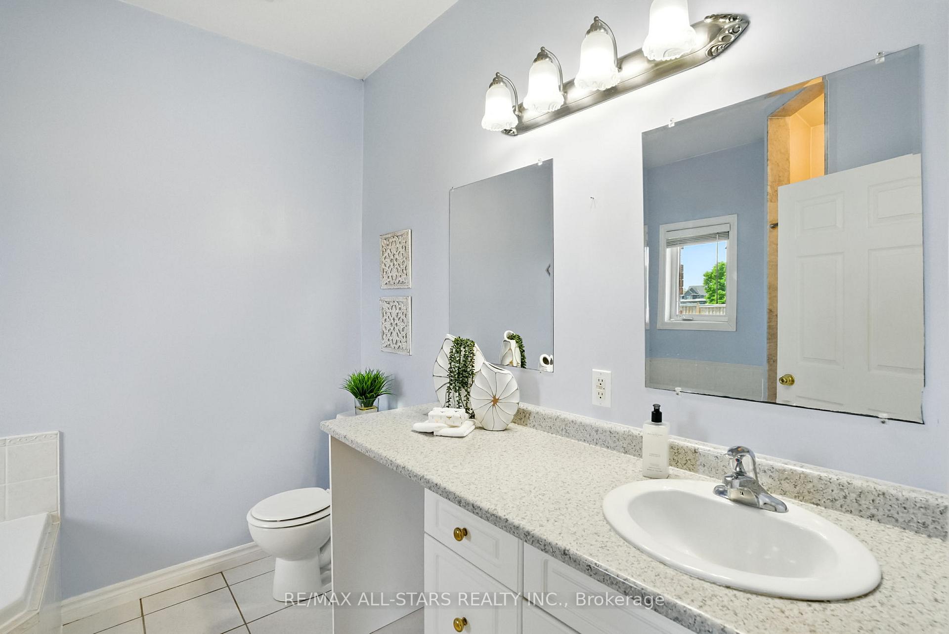 Photo 24 of 28 Bagshaw Crescent, Uxbridge, Rural Uxbridge — HOMEH