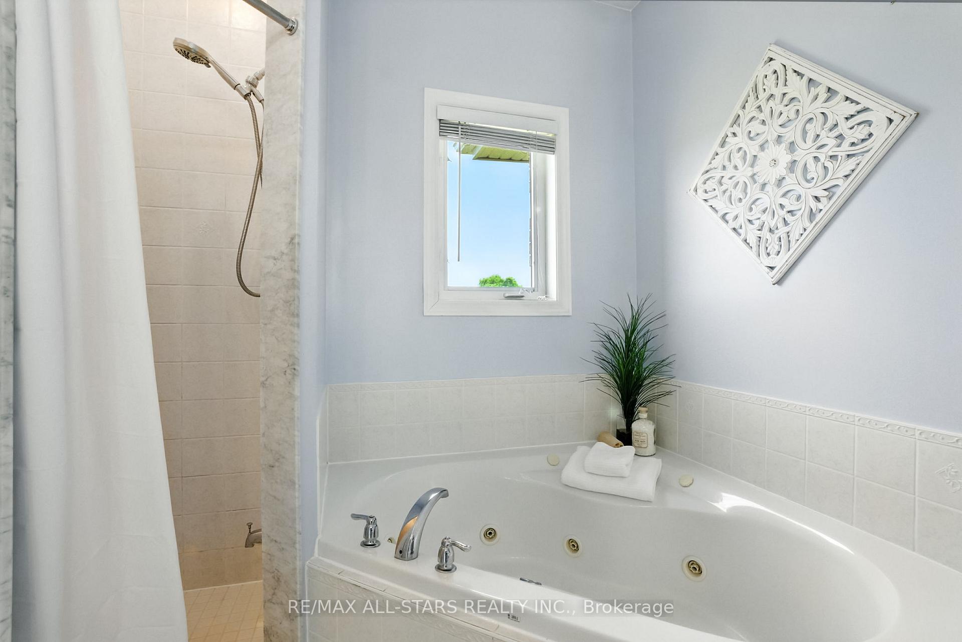 Photo 25 of 28 Bagshaw Crescent, Uxbridge, Rural Uxbridge — HOMEH
