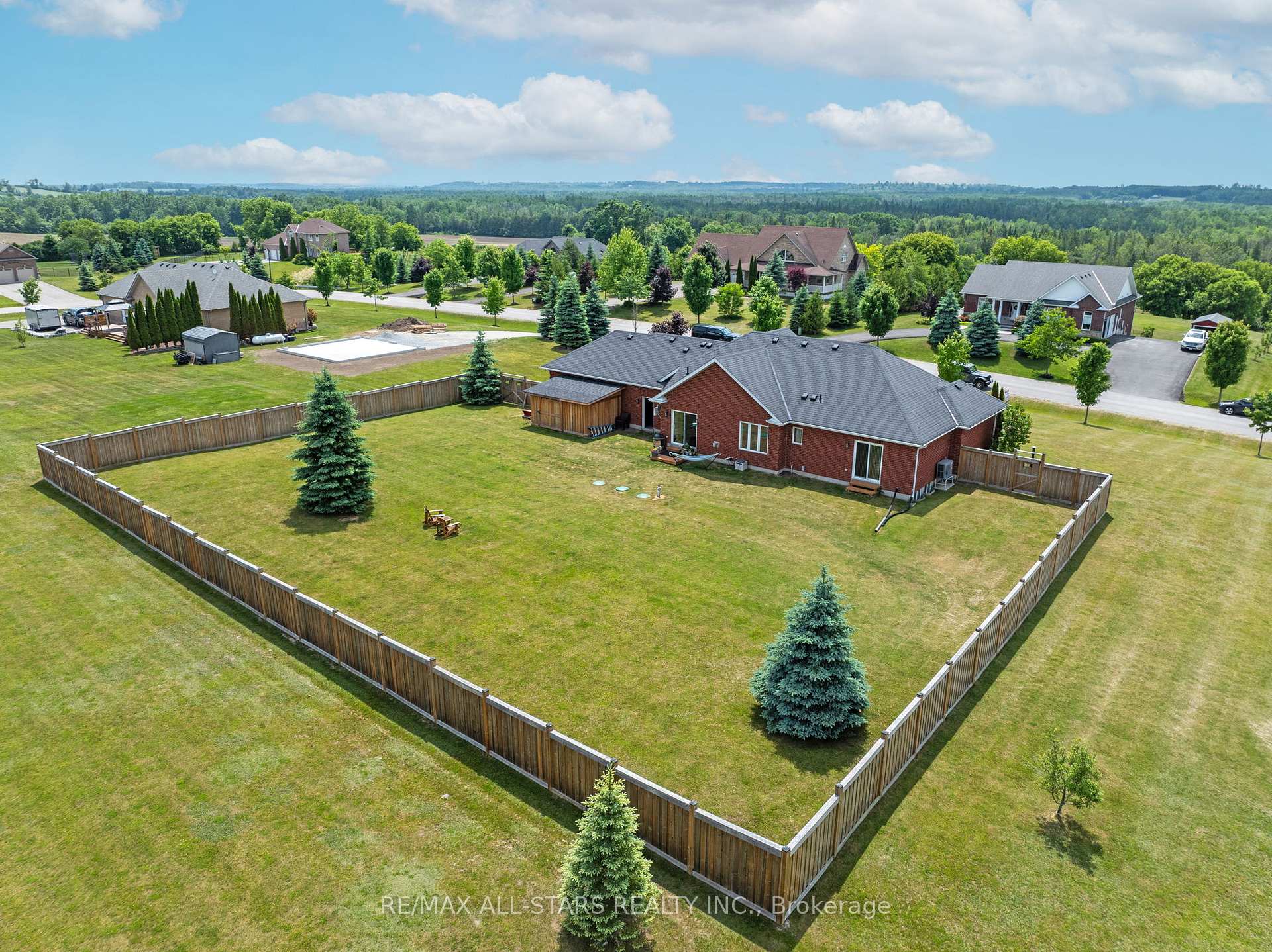 Photo 36 of 28 Bagshaw Crescent, Uxbridge, Rural Uxbridge — HOMEH