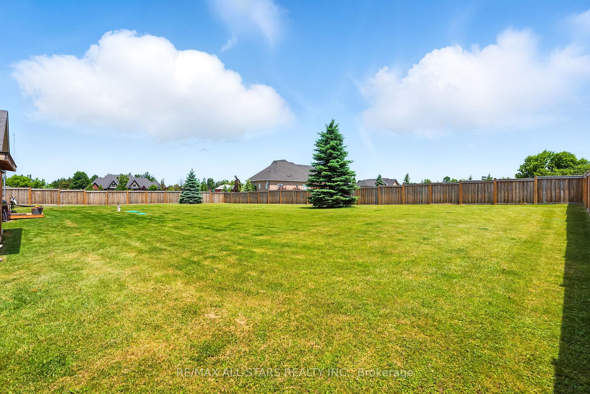Photo 44 of 28 Bagshaw Crescent, Uxbridge, Rural Uxbridge — HOMEH