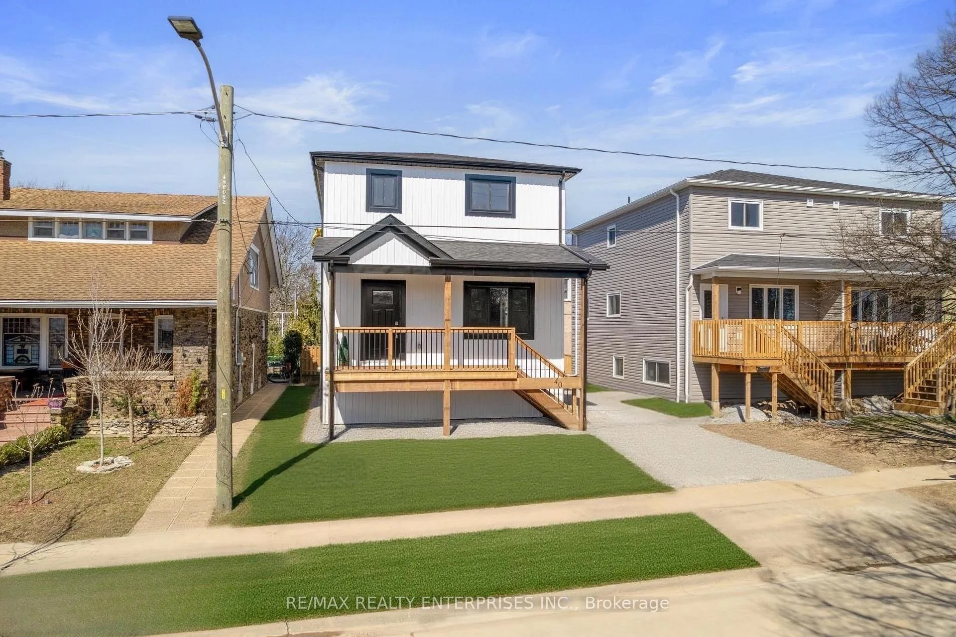 Front of 40 McMaster Avenue