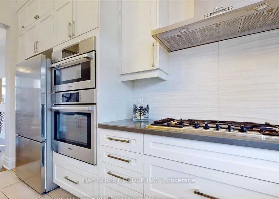 Photo 4 of 37 Carrville Woods Circle, Vaughan, Patterson — HOMEH