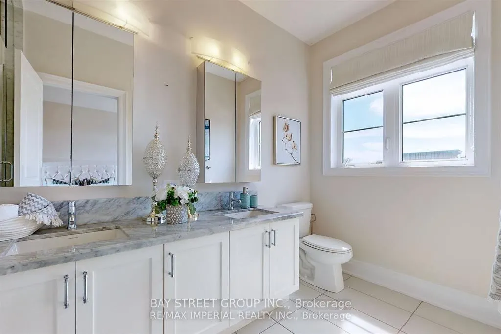 Photo 10 of 37 Carrville Woods Circle, Vaughan, Patterson — HOMEH