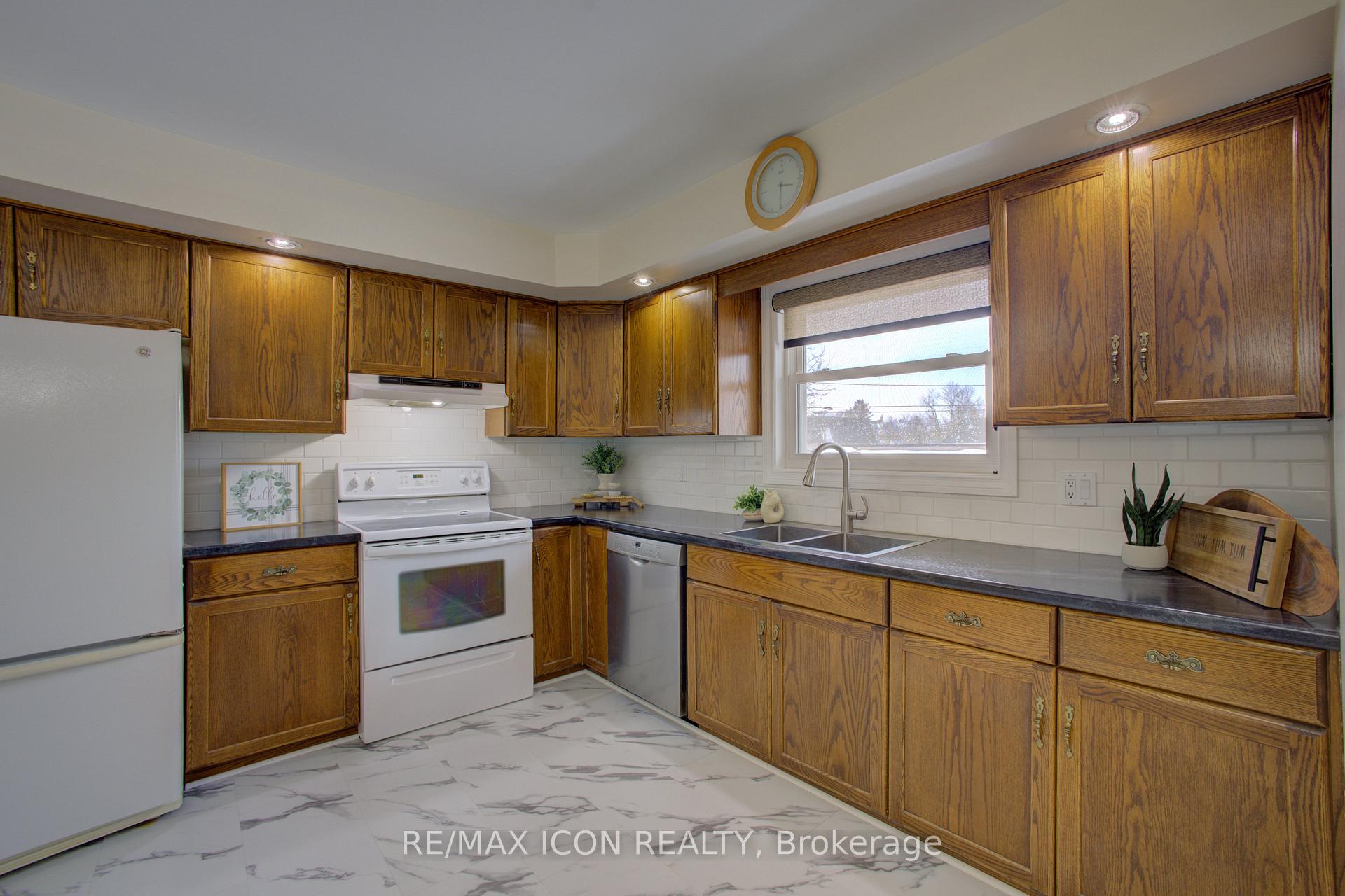 Photo 12 of 315 Birmingham Street E, Wellington North, Mount Forest — HOMEH