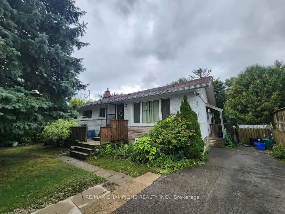 Photo 2 of 265 Glenridge Drive, Waterloo — HOMEH
