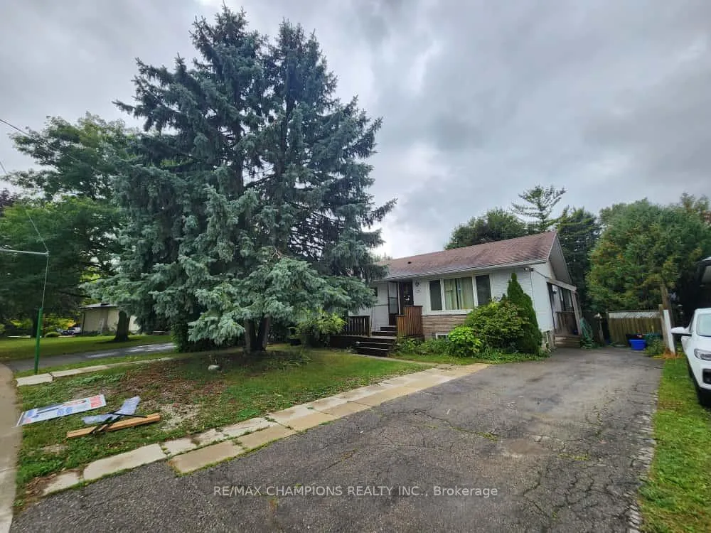 Photo 3 of 265 Glenridge Drive, Waterloo — HOMEH