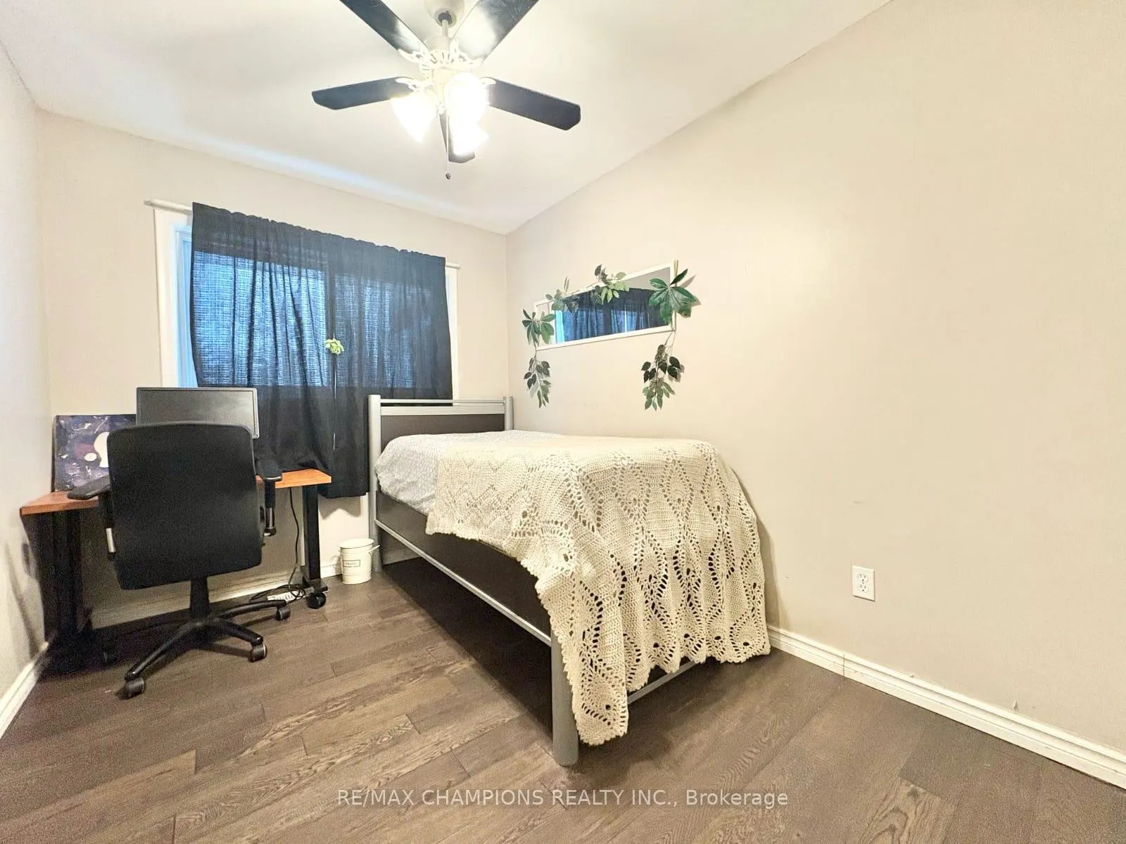 Photo 4 of 265 Glenridge Drive, Waterloo — HOMEH