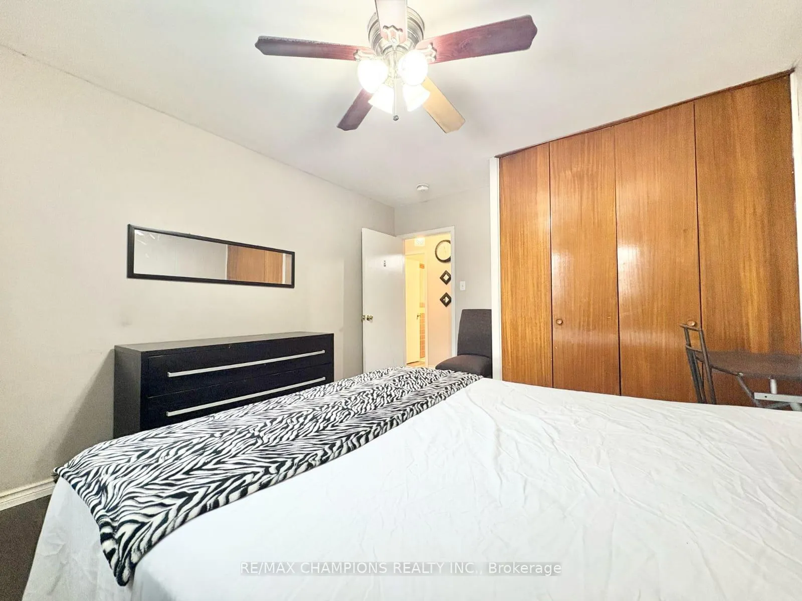 Photo 11 of 265 Glenridge Drive, Waterloo — HOMEH