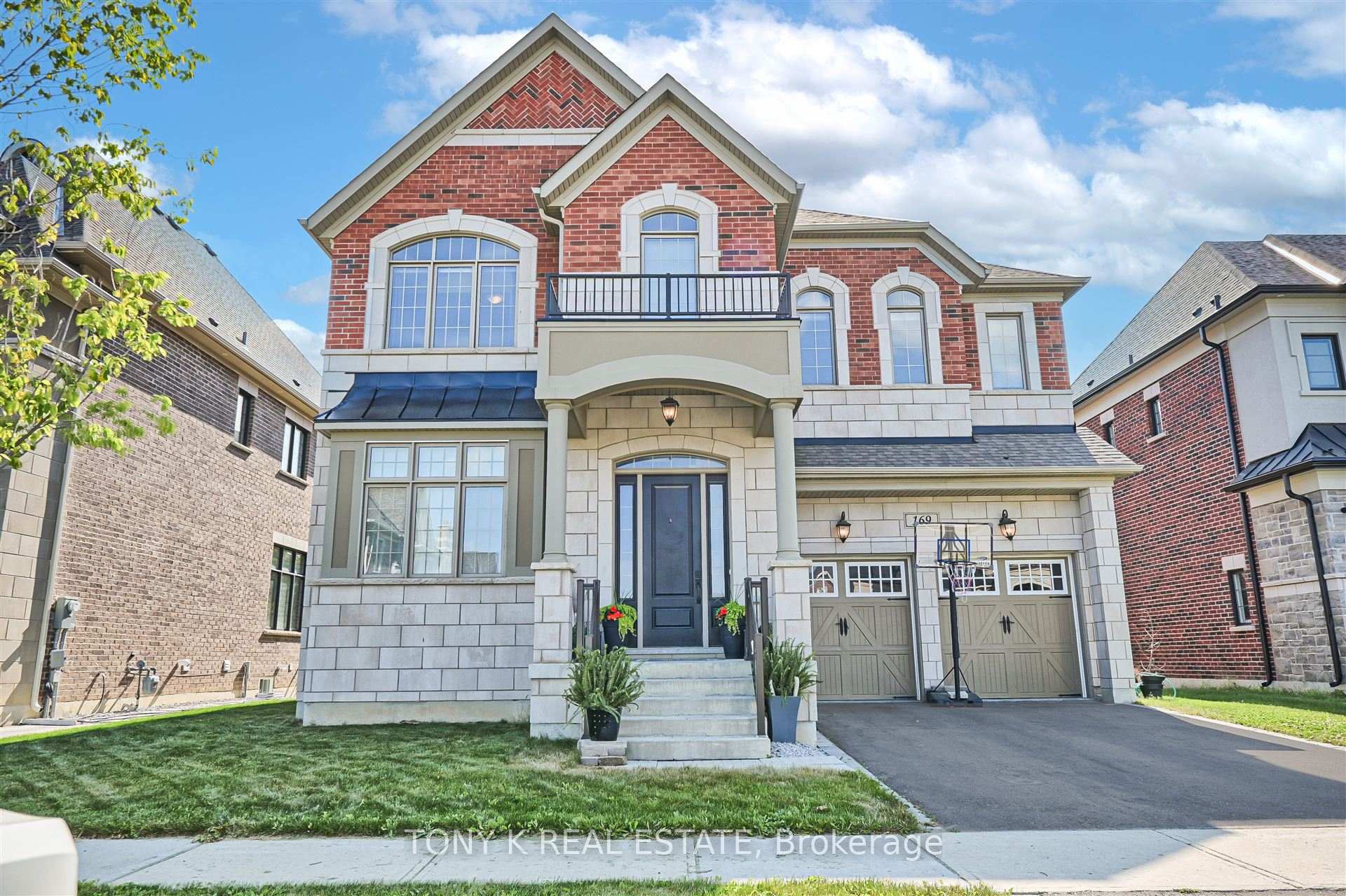 Photo 1 of 169 Klein Mills Road, Vaughan, Kleinburg — HOMEH