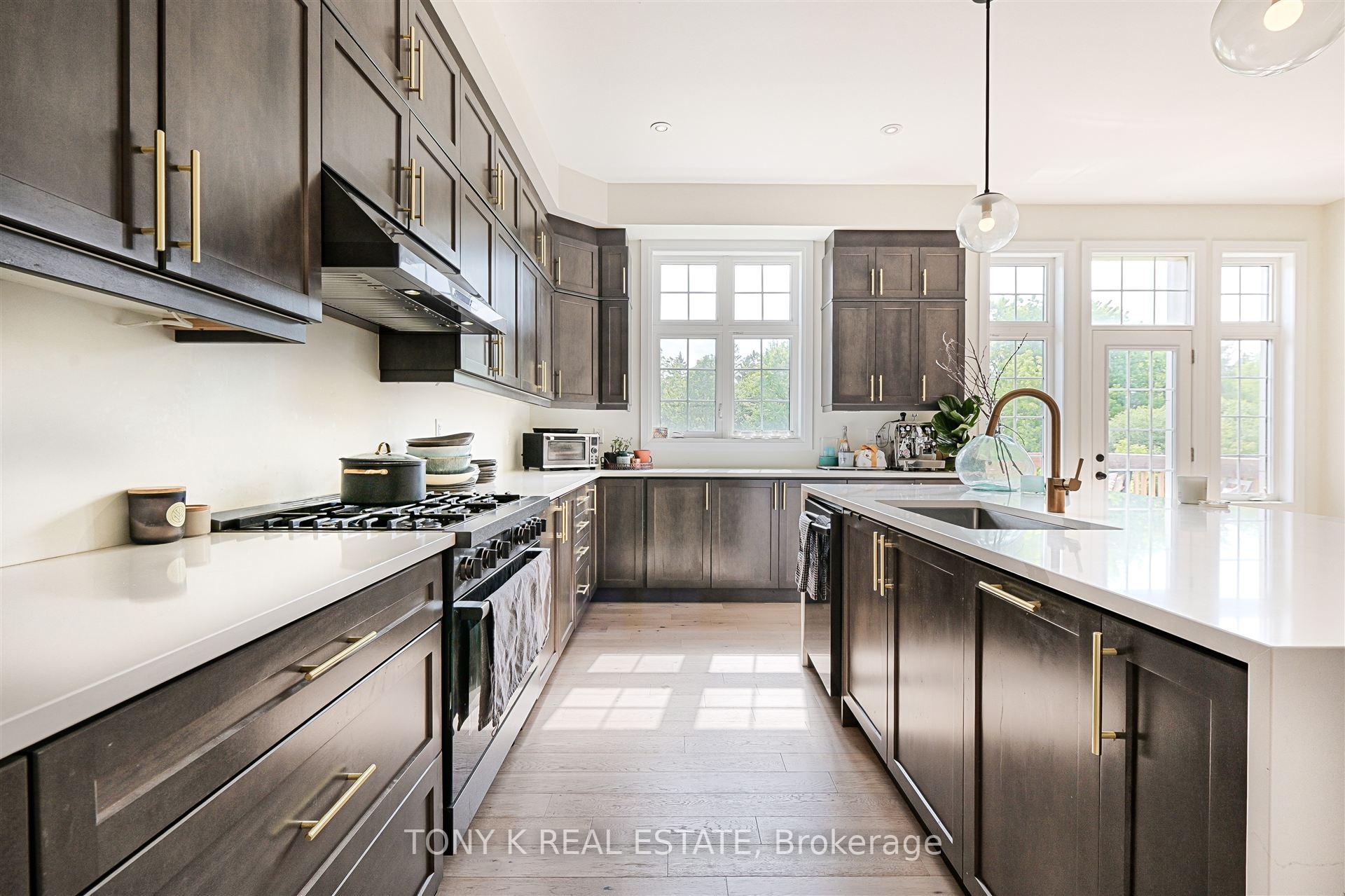 Photo 3 of 169 Klein Mills Road, Vaughan, Kleinburg — HOMEH