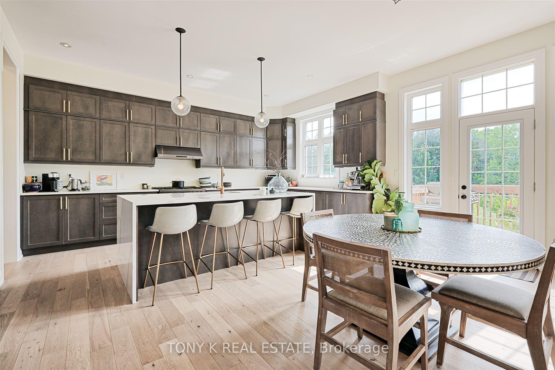 Photo 4 of 169 Klein Mills Road, Vaughan, Kleinburg — HOMEH