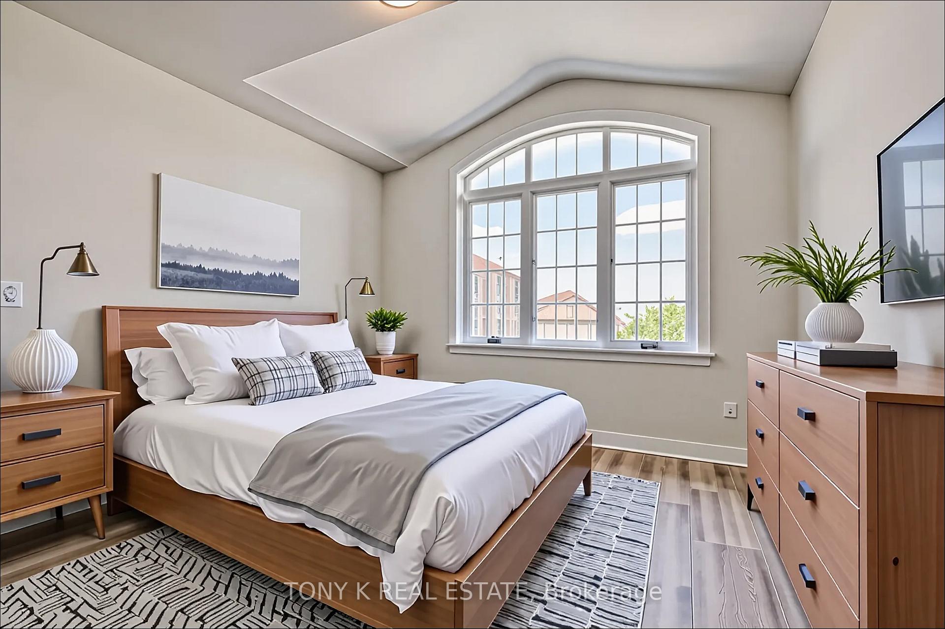 Photo 8 of 169 Klein Mills Road, Vaughan, Kleinburg — HOMEH