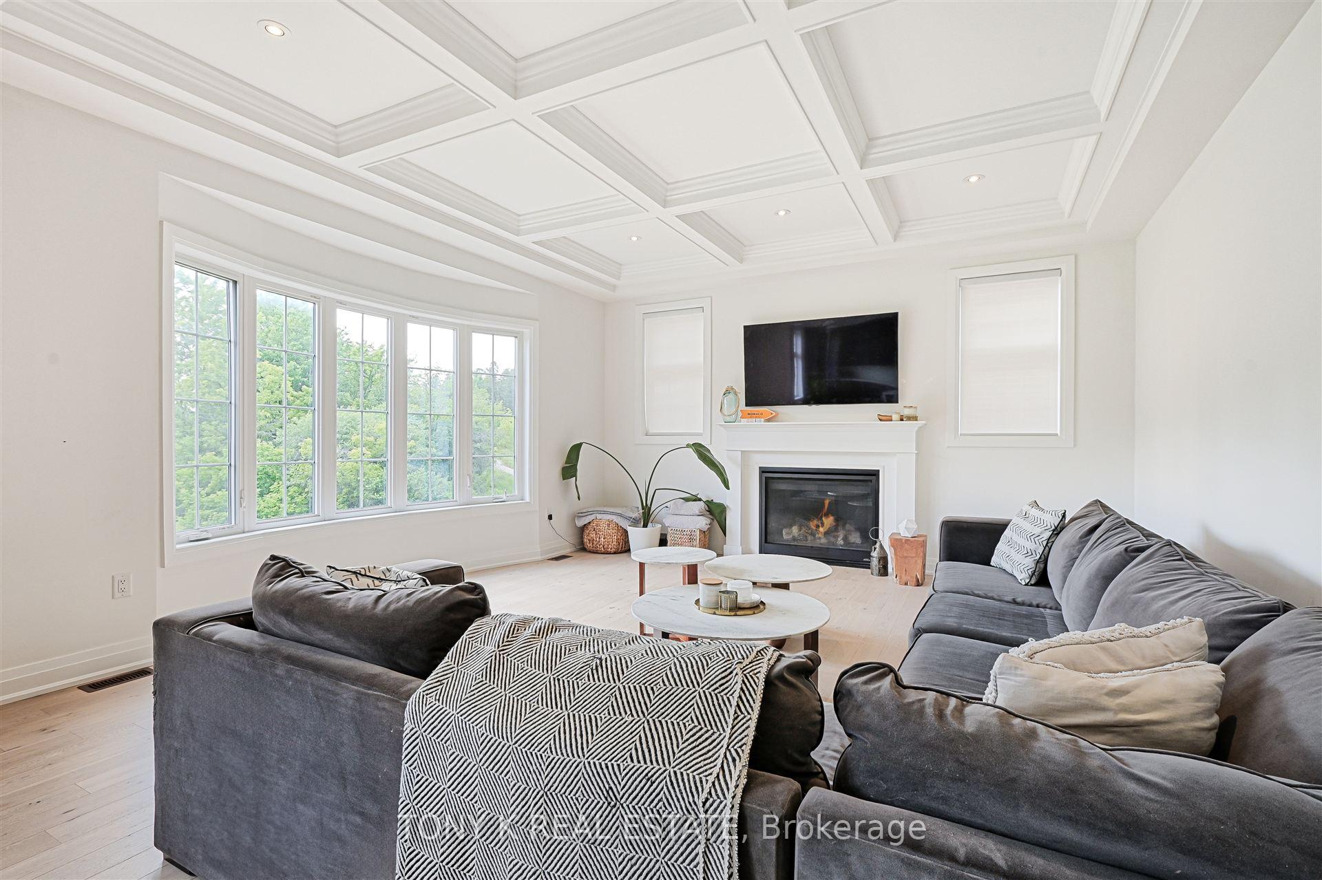 Photo 12 of 169 Klein Mills Road, Vaughan, Kleinburg — HOMEH