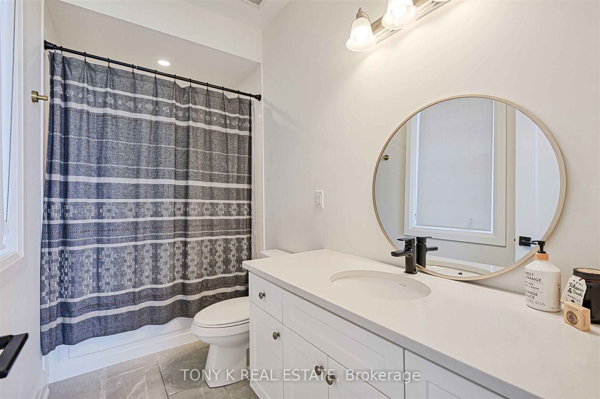 Photo 16 of 169 Klein Mills Road, Vaughan, Kleinburg — HOMEH