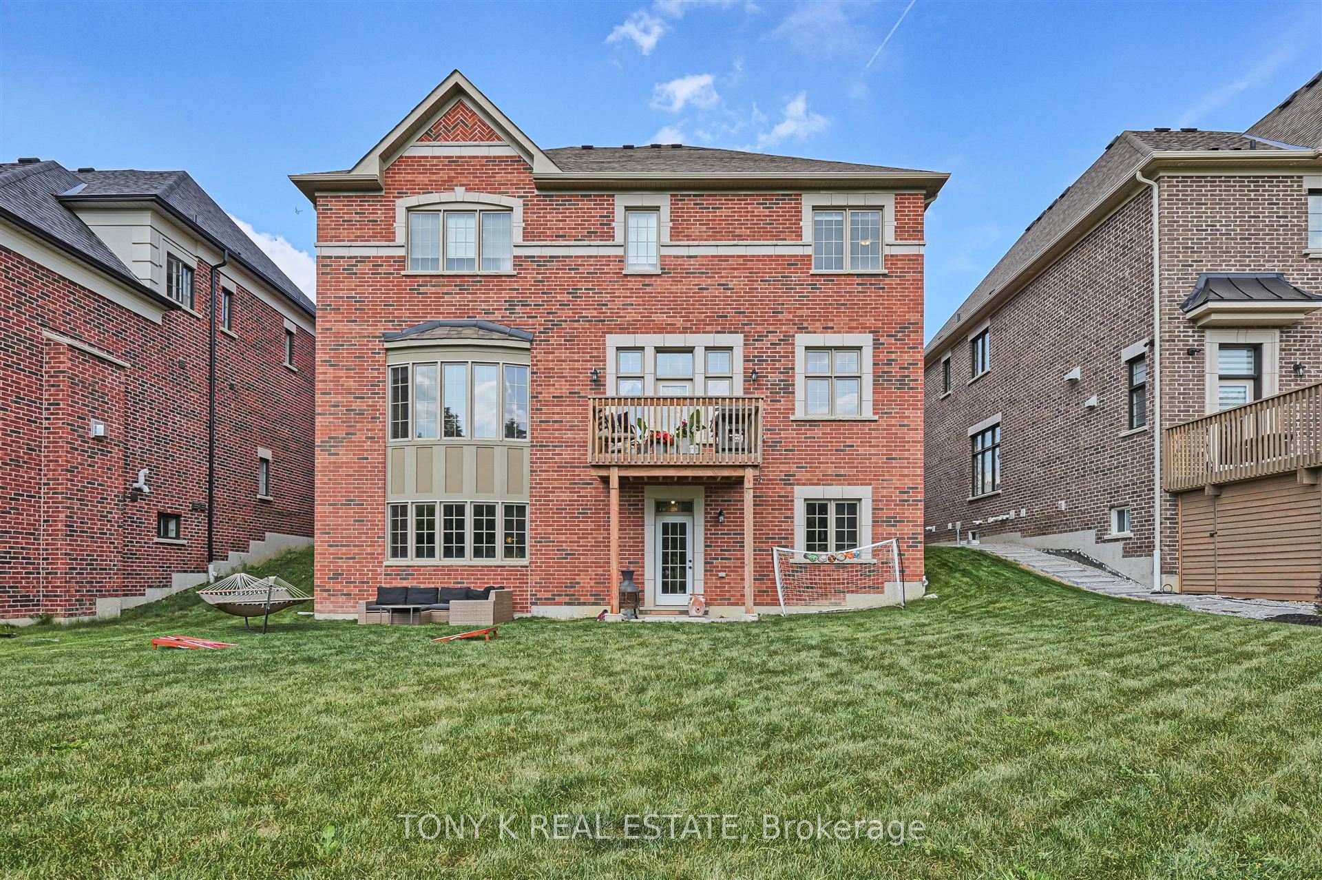 Photo 17 of 169 Klein Mills Road, Vaughan, Kleinburg — HOMEH