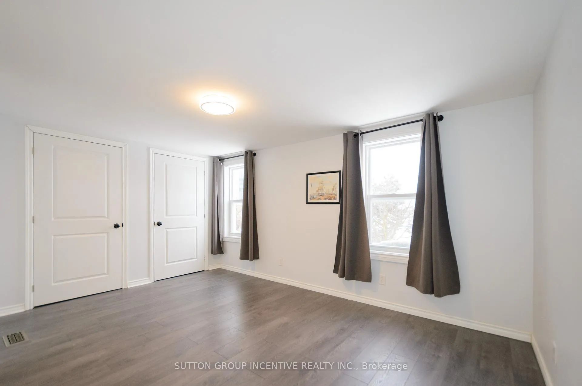 Photo 24 of 46 Ellen Street, Barrie, Lakeshore — HOMEH
