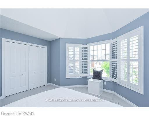 Photo 4 of 620 Frieburg Drive, Waterloo — HOMEH