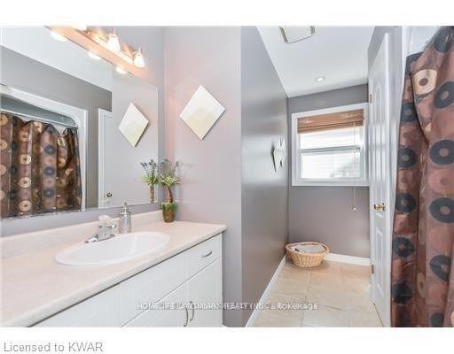 Photo 5 of 620 Frieburg Drive, Waterloo — HOMEH