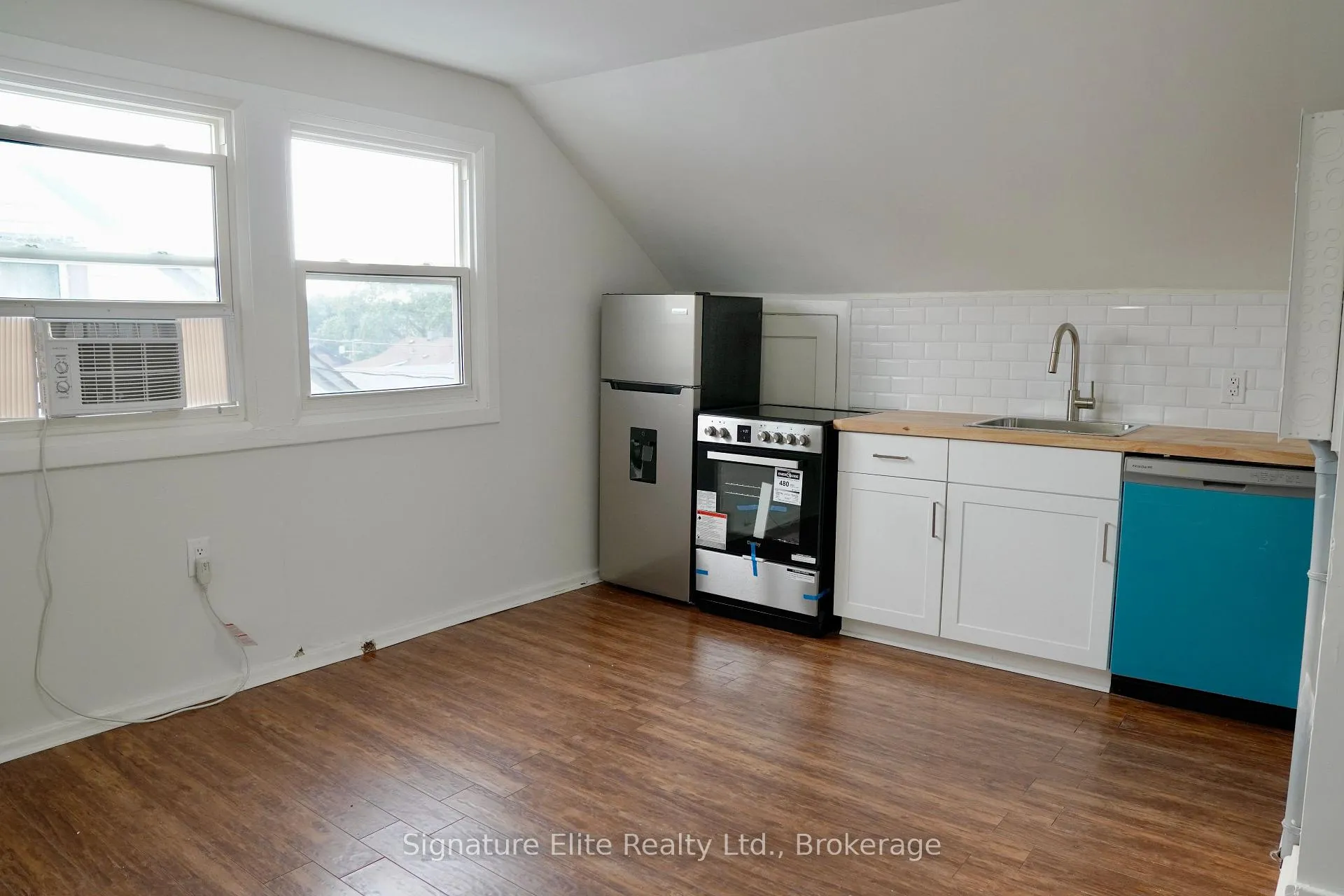 Front of Unit 3, 386 Gatfield Avenue