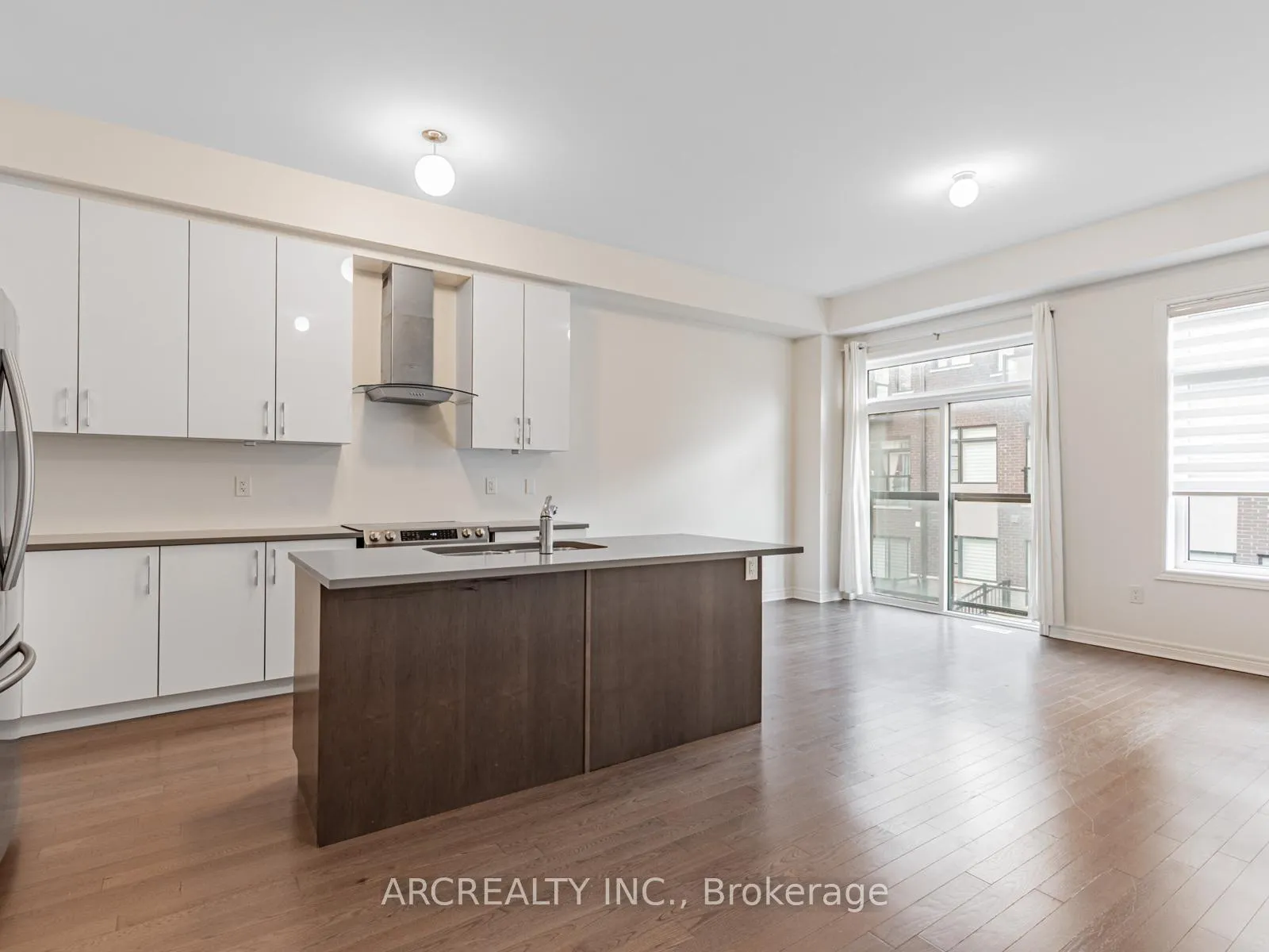 Photo 7 of 98 Laskin Drive, Vaughan, Patterson — HOMEH