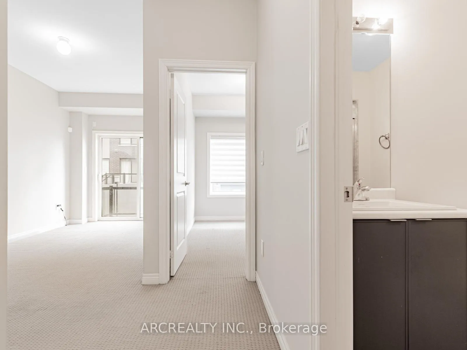 Photo 9 of 98 Laskin Drive, Vaughan, Patterson — HOMEH