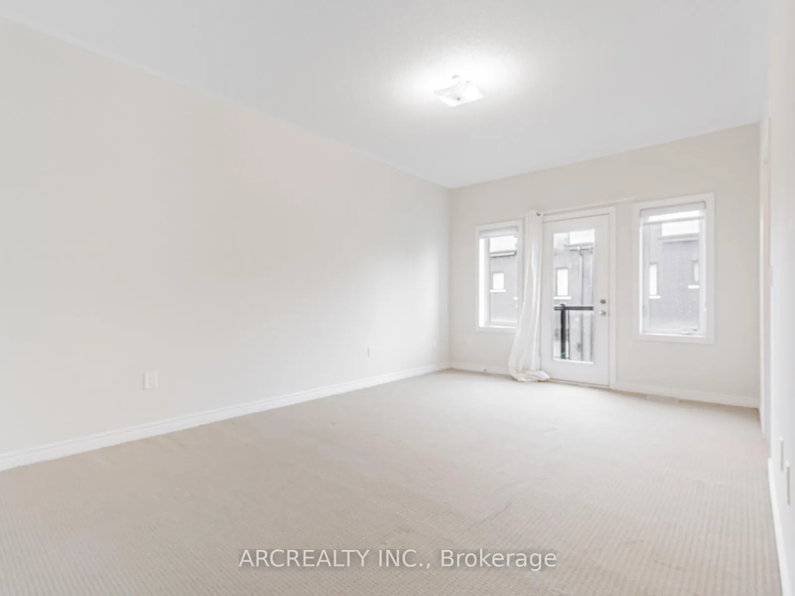 Photo 12 of 98 Laskin Drive, Vaughan, Patterson — HOMEH