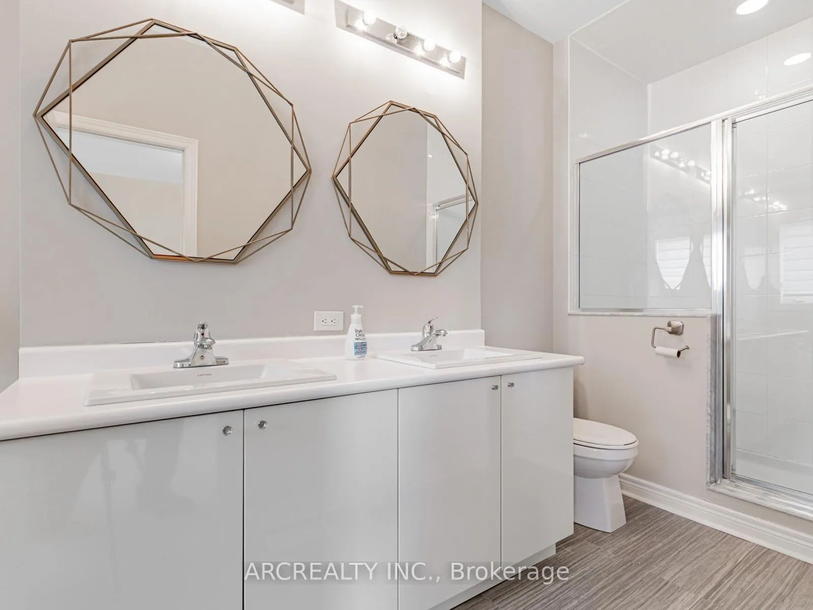 Photo 13 of 98 Laskin Drive, Vaughan, Patterson — HOMEH