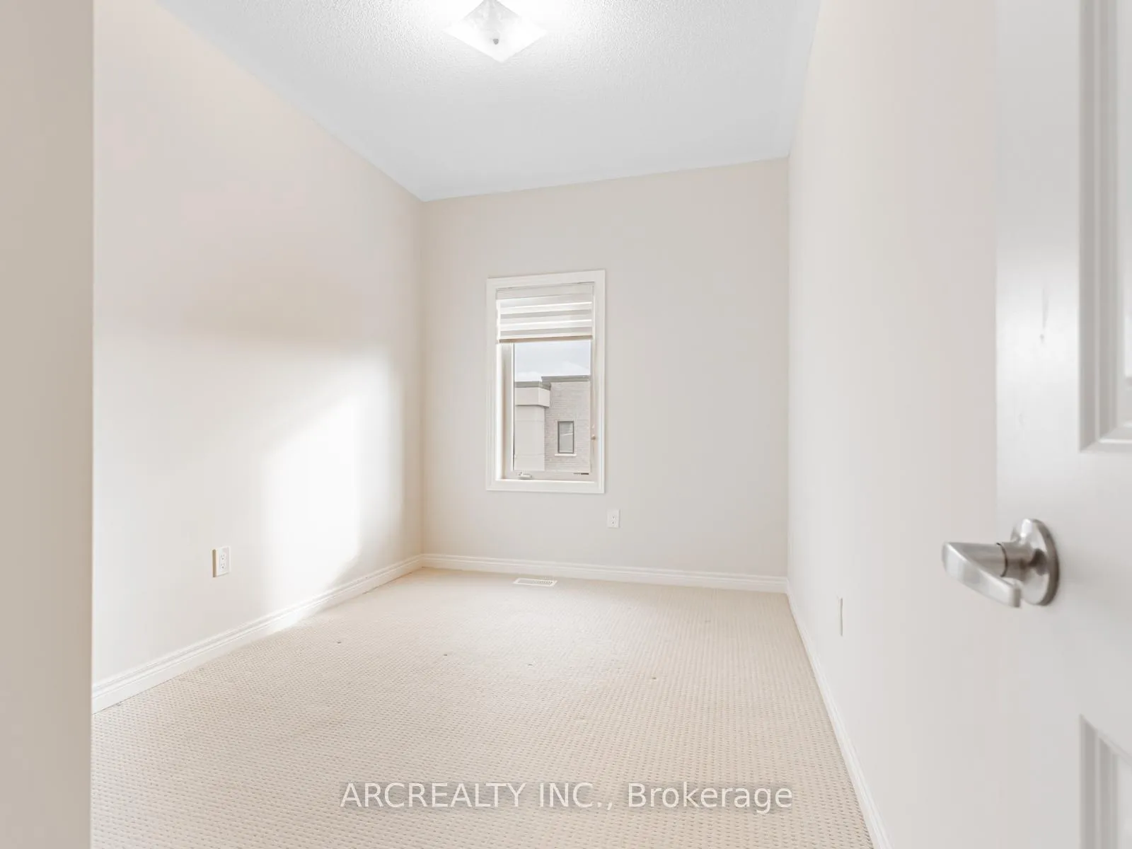 Photo 14 of 98 Laskin Drive, Vaughan, Patterson — HOMEH