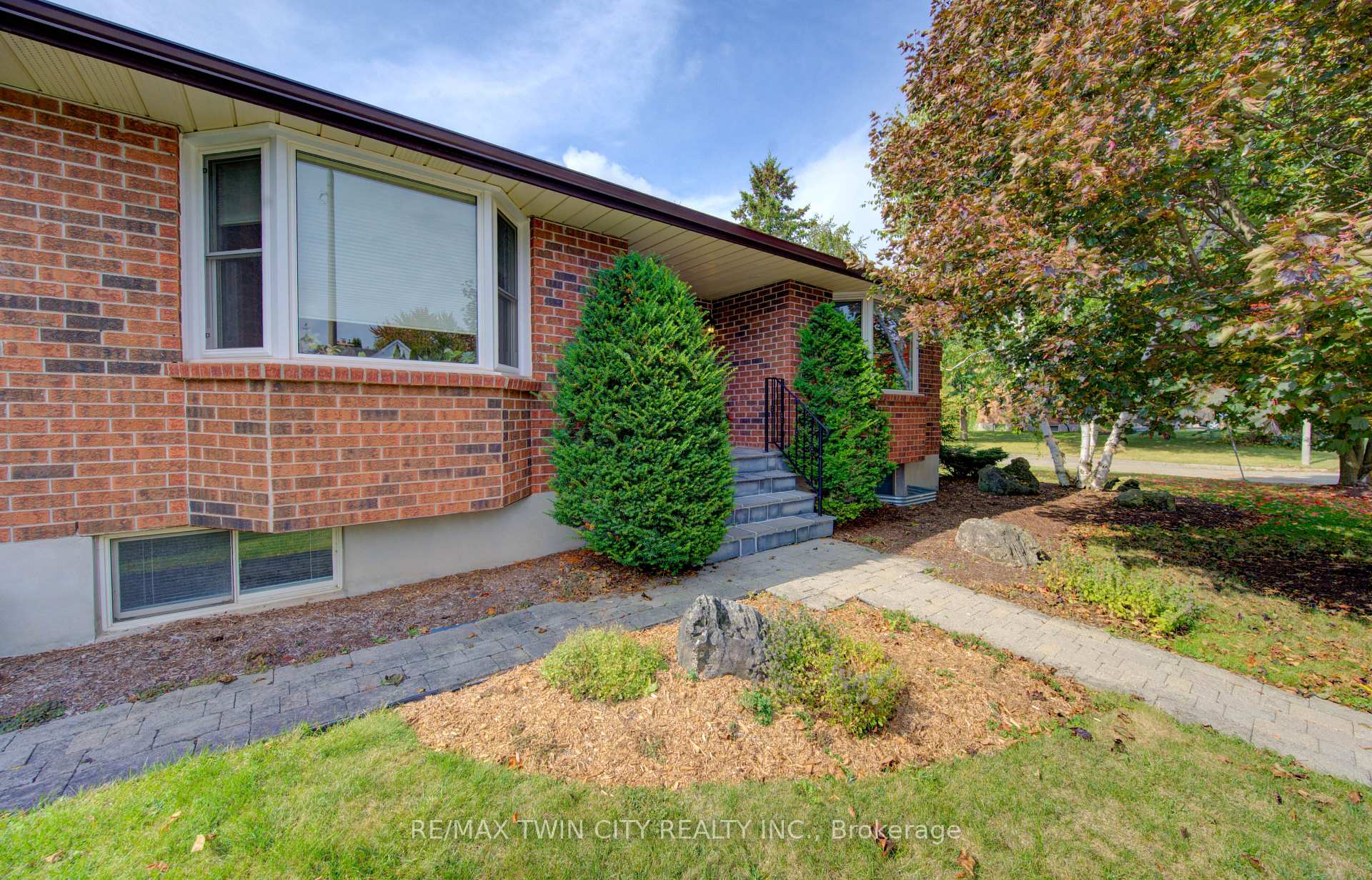 Photo 3 of 252 Old Abbey Road, Waterloo, Colonial Acres — HOMEH