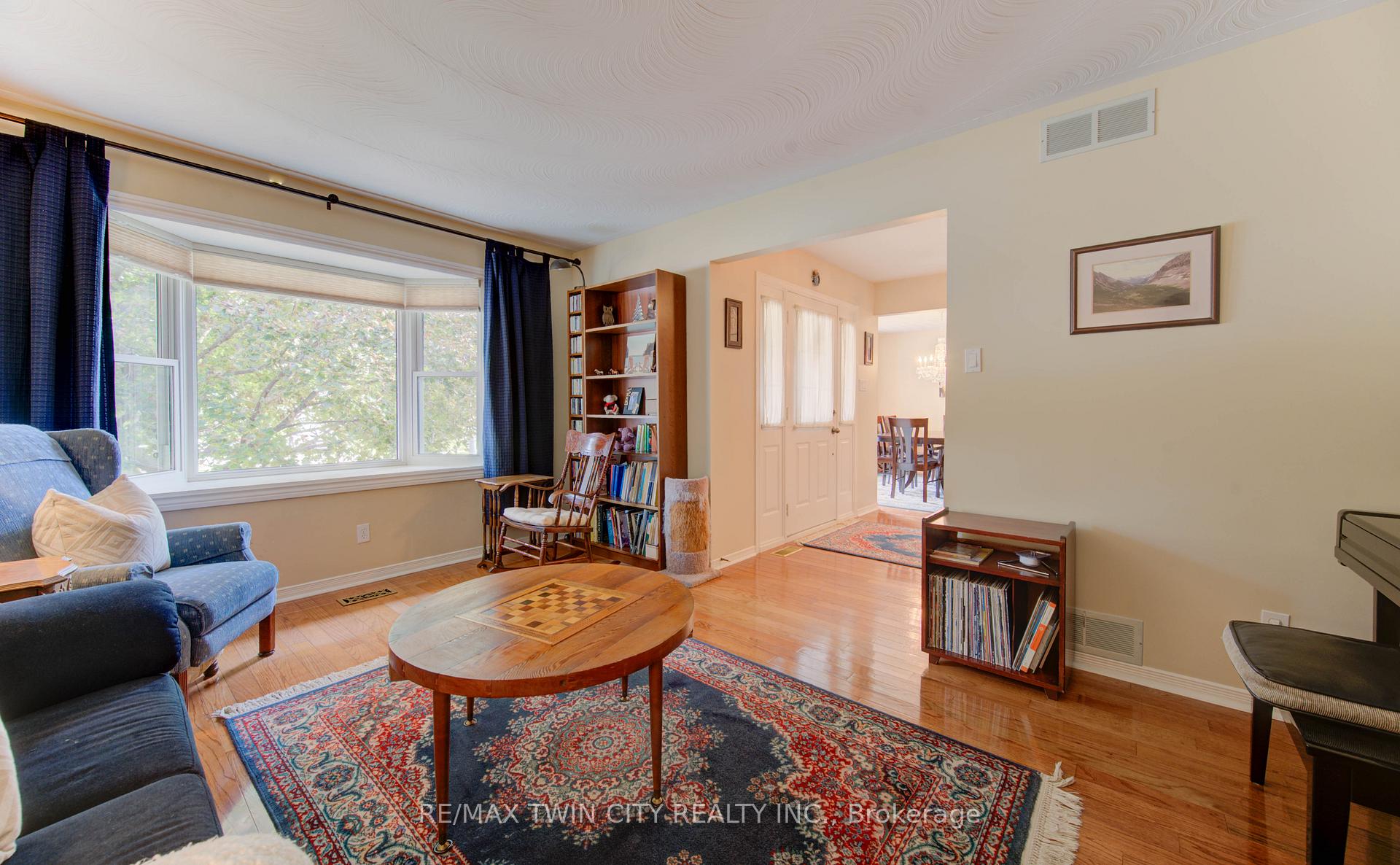 Photo 8 of 252 Old Abbey Road, Waterloo, Colonial Acres — HOMEH