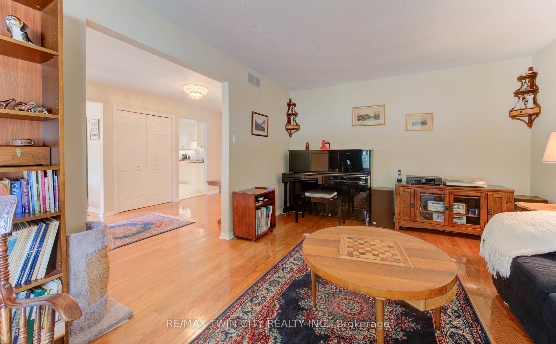 Photo 9 of 252 Old Abbey Road, Waterloo, Colonial Acres — HOMEH