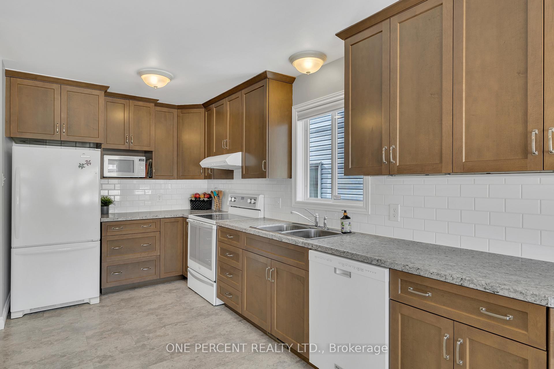 Photo 9 of 5122 Lerner Way, Ottawa, Beacon Hill South — HOMEH