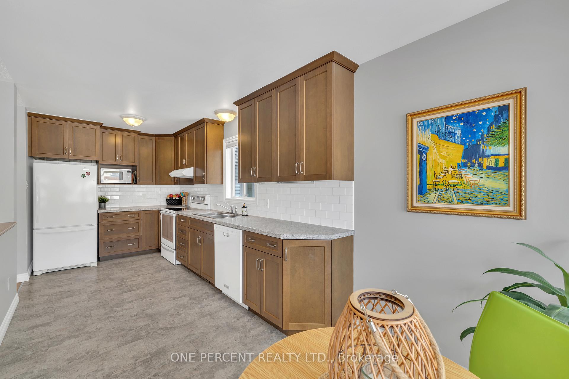 Photo 11 of 5122 Lerner Way, Ottawa, Beacon Hill South — HOMEH