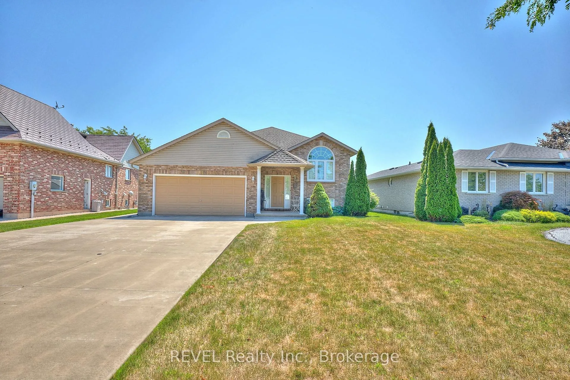 Photo 2 of 118 Colbeck Drive, Welland, Coyle Creek — HOMEH