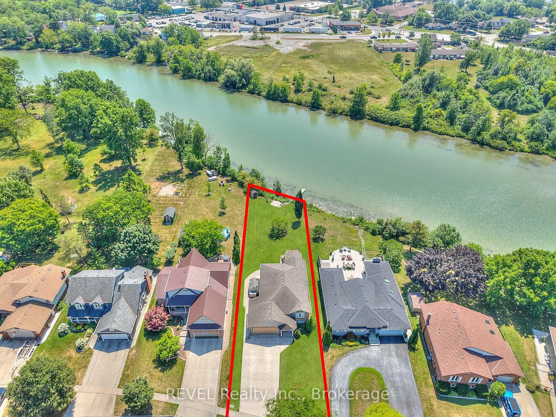 Photo 5 of 118 Colbeck Drive, Welland, Coyle Creek — HOMEH