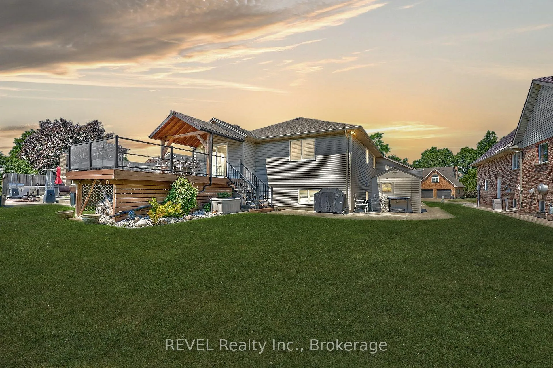 Photo 6 of 118 Colbeck Drive, Welland, Coyle Creek — HOMEH
