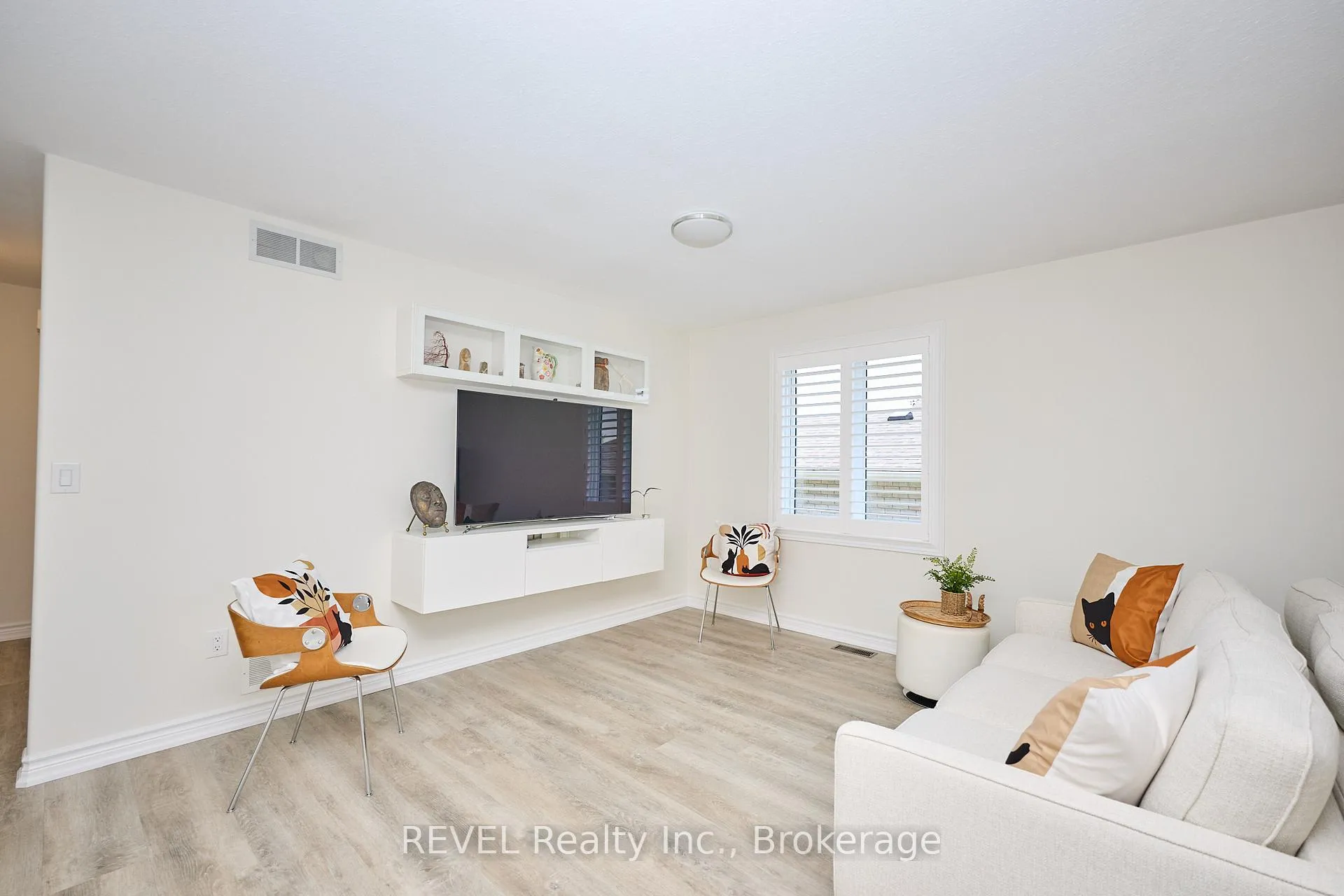 Photo 14 of 118 Colbeck Drive, Welland, Coyle Creek — HOMEH