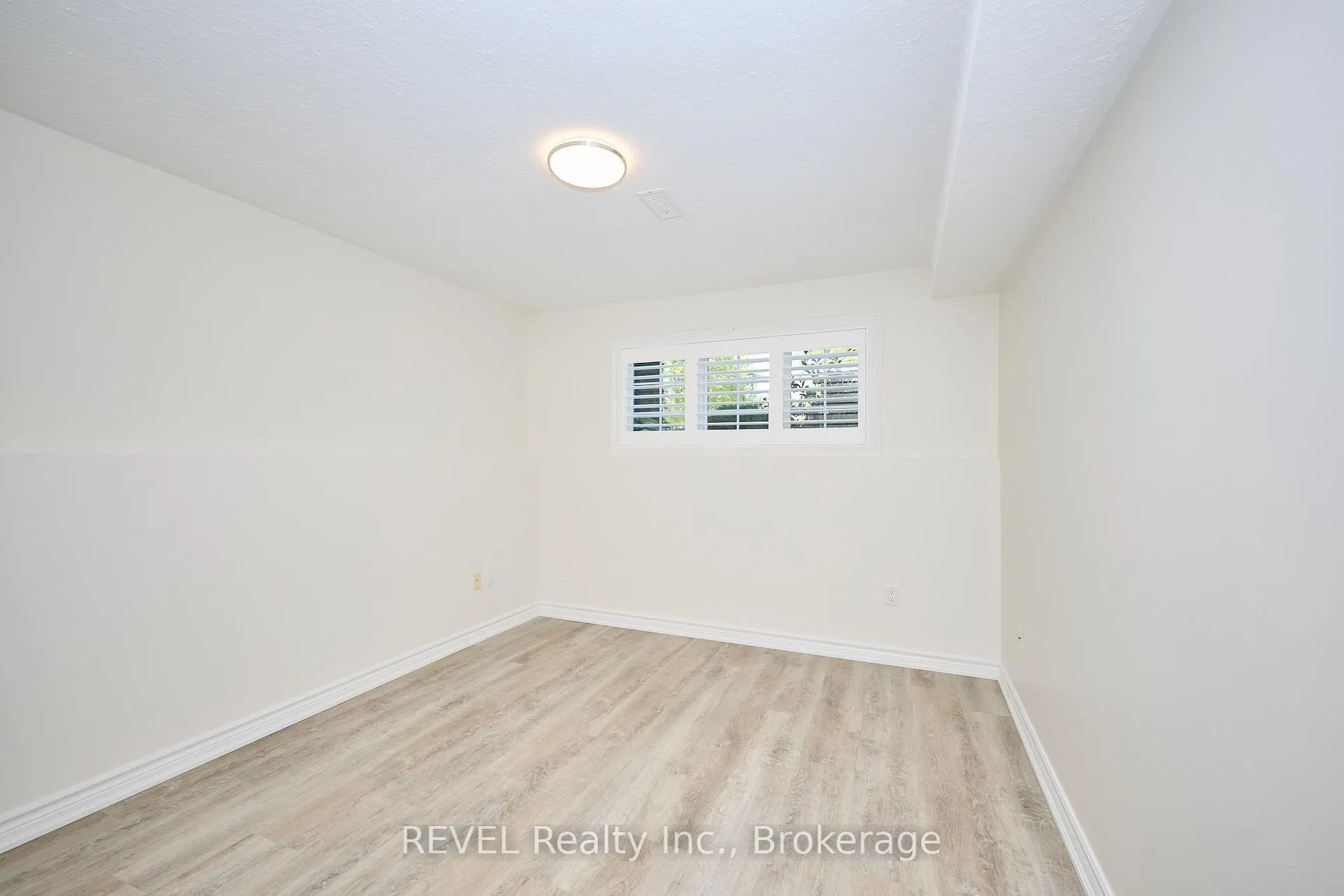 Photo 46 of 118 Colbeck Drive, Welland, Coyle Creek — HOMEH