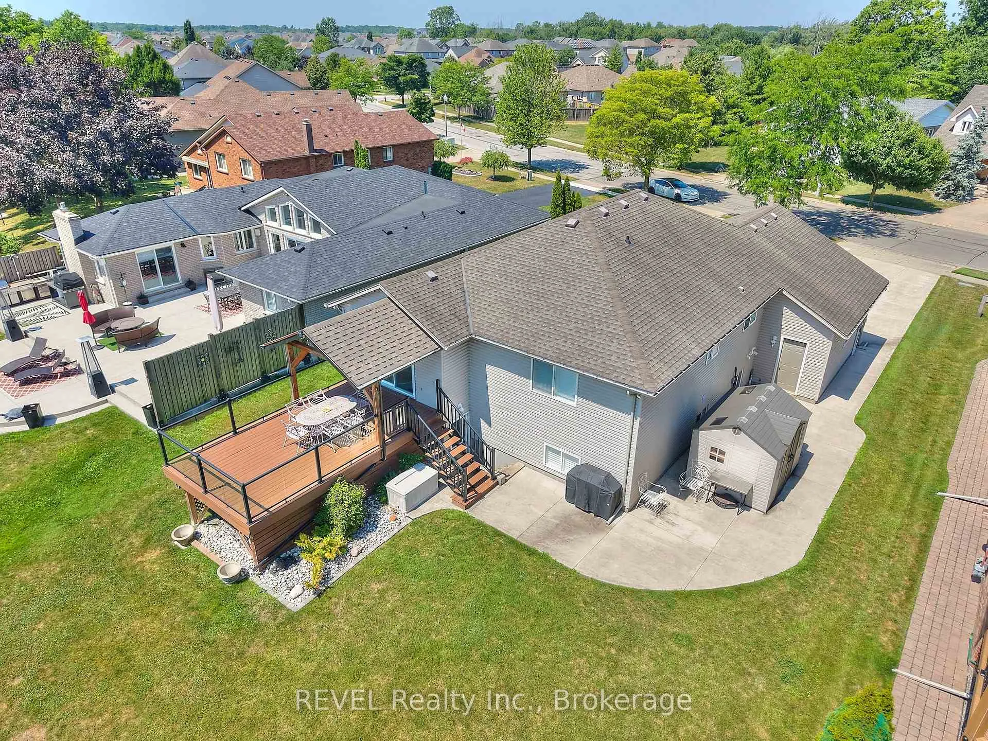 Photo 50 of 118 Colbeck Drive, Welland, Coyle Creek — HOMEH