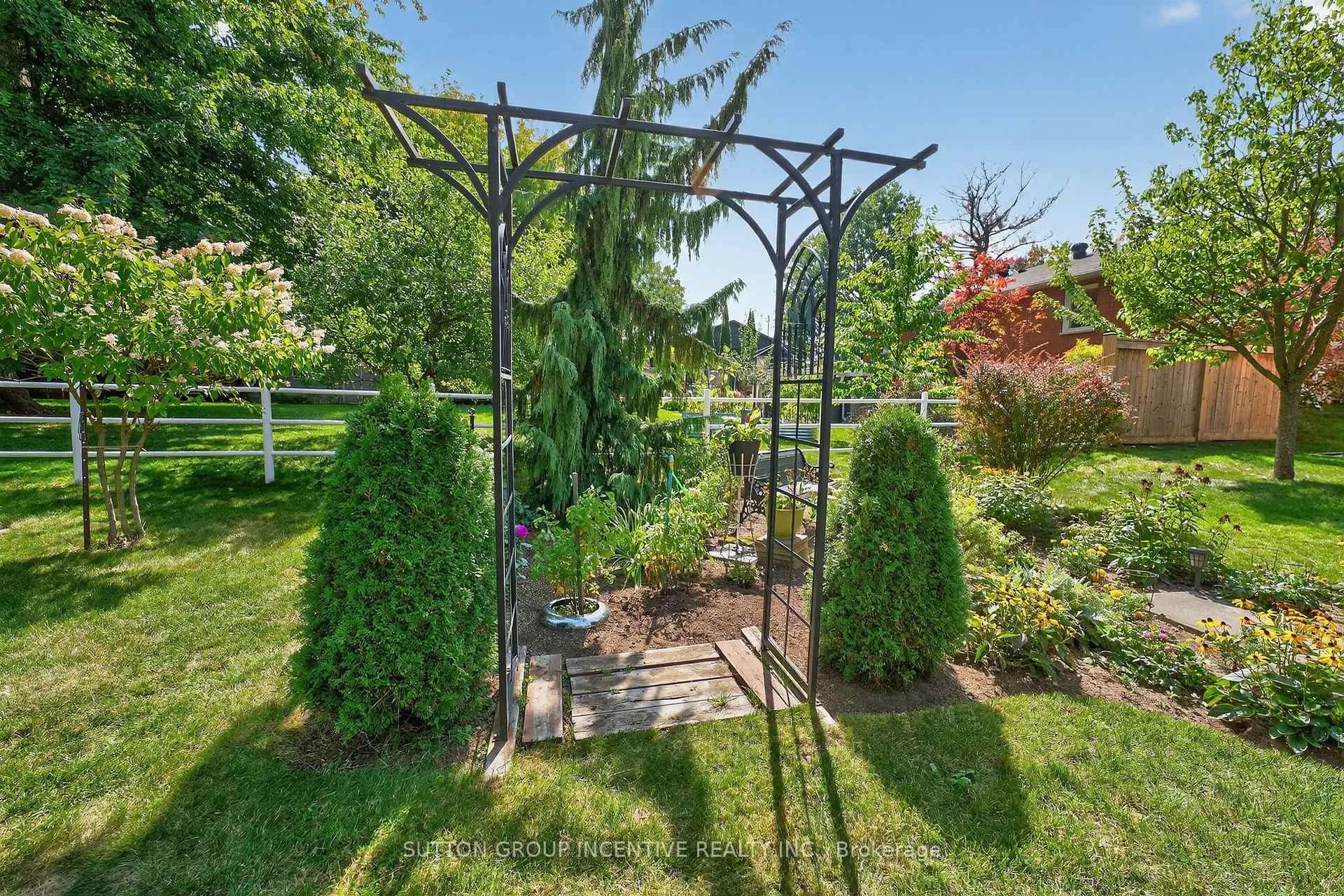 Photo 83 of 218 Crawford Street, Barrie, Ardagh — HOMEH