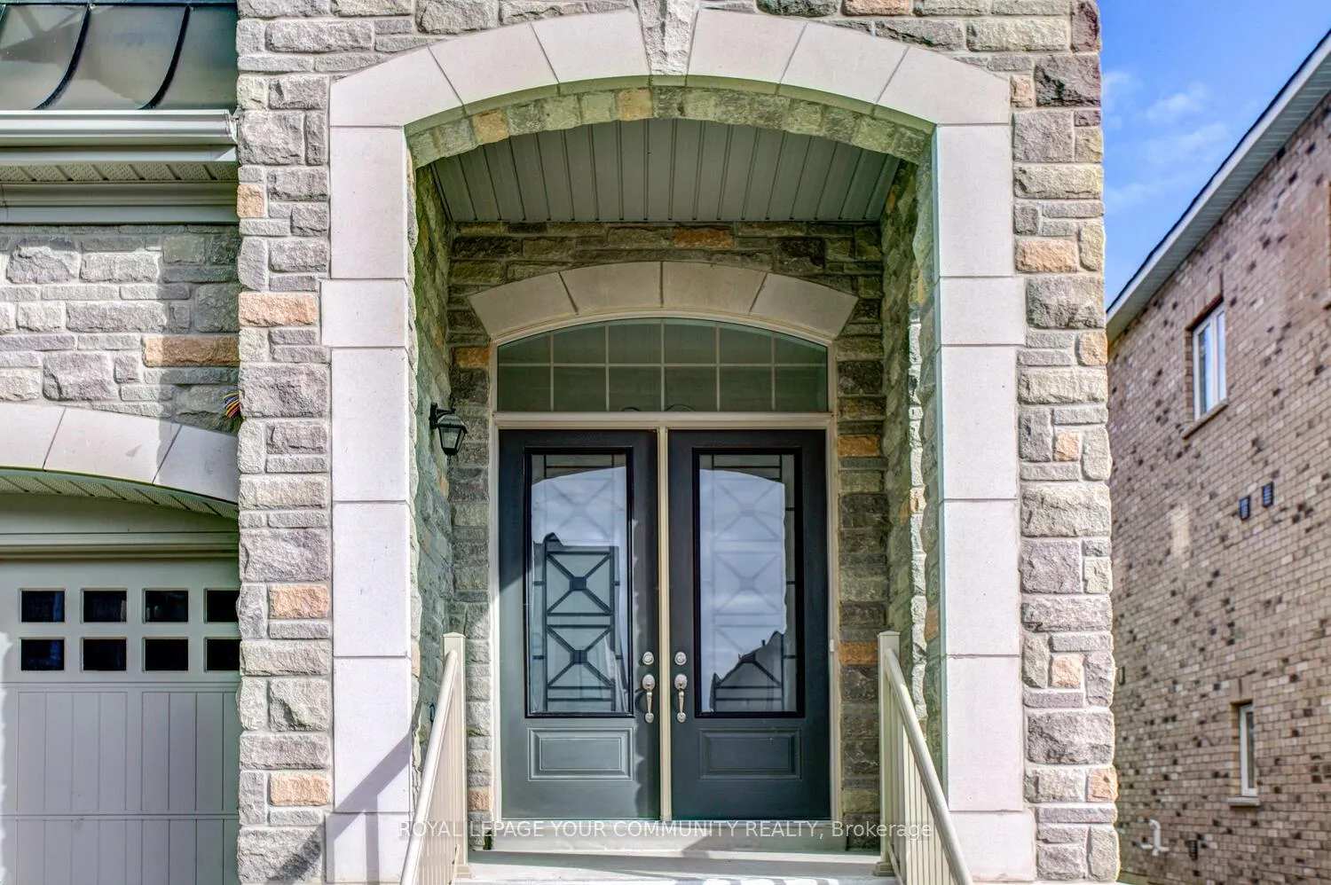 Photo 3 of 13 Bannockburn Drive, Vaughan, Vellore Village — HOMEH